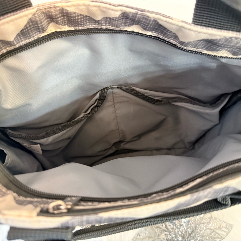 Sold‎ - Picture 4 of 4